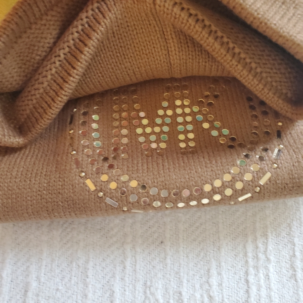 Michael kors hat & scarf NWT 😍 - Picture 3 of 5